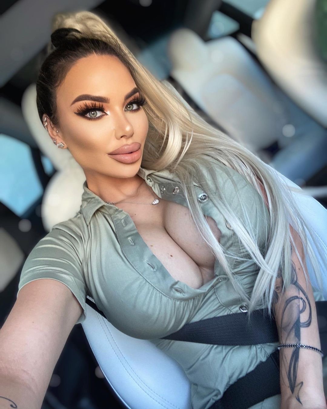 Alexandra Aasmäe erotik fotosuratlar